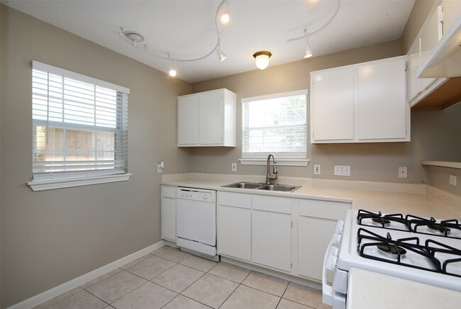 Building Photo - 9038 McGallion Rd