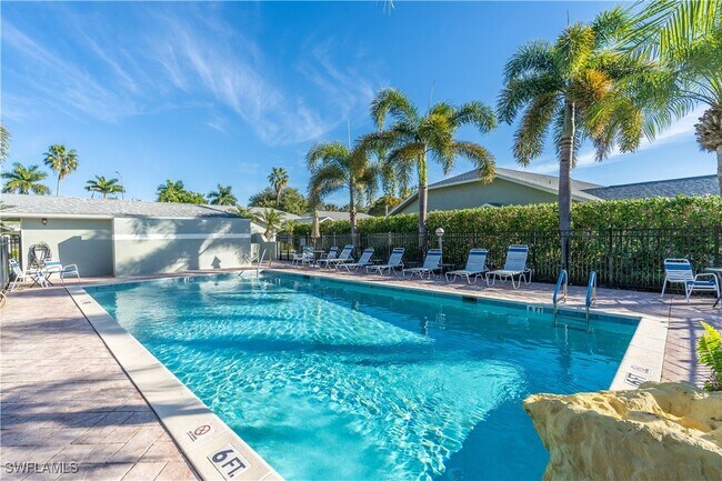 Building Photo - 1704 Royal Cir