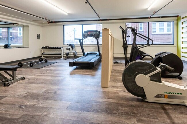 Building Photo - 350 East Ave