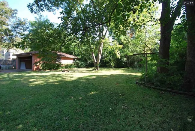 Building Photo - 2120 Belmont Dr
