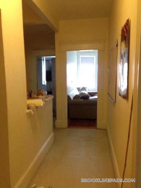 Building Photo - 1589 Beacon St