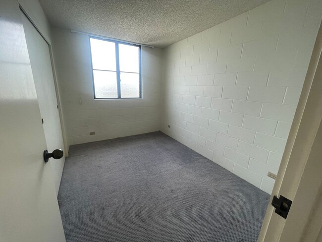Building Photo - FOR RENT-1314 Kinau ST #204