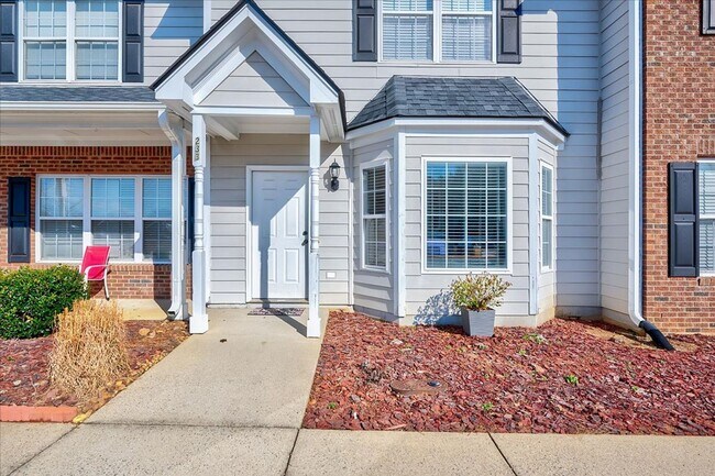 Building Photo - 2BR/2.5BA Clayton Townhouse