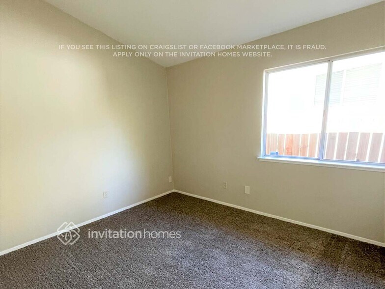 Building Photo - 1812 Johnson Dr