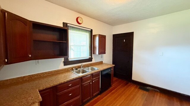 Building Photo - EAST SIDE UPDATED 3 BEDROOM CRAFTSMAN STYLE HOME AVAILABLE NOW!