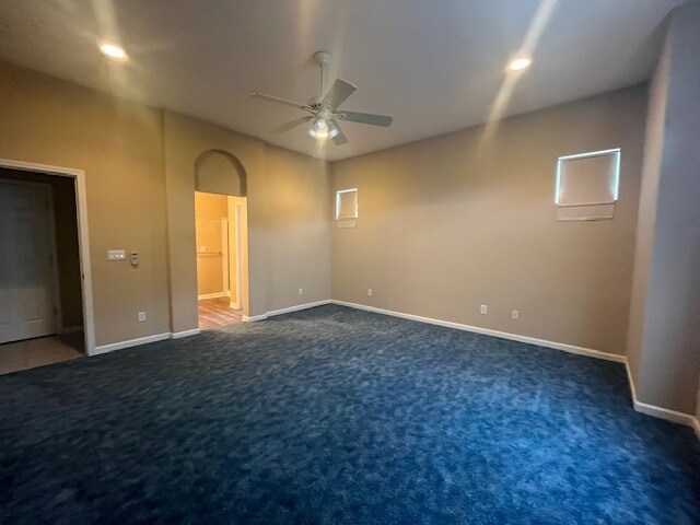 Building Photo - 427 Sea Cove Dr