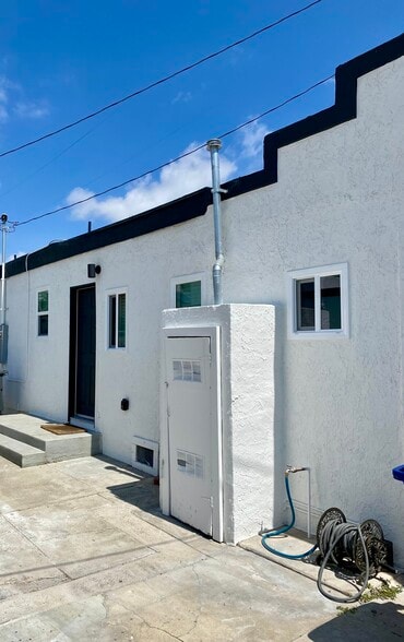 Building Photo - 2622 Lime Ave