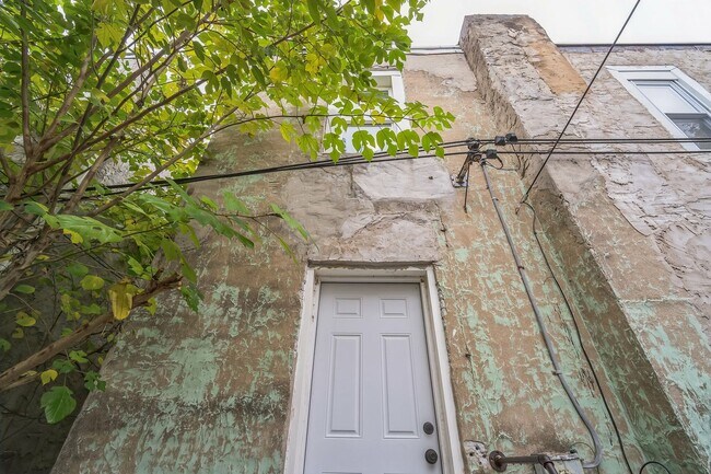 Building Photo - 3 Bedroom 1 Bathroom House for Rent