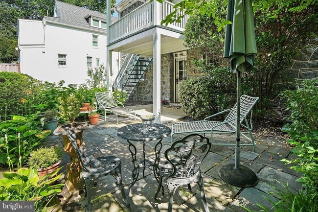 Building Photo - 3612 Albemarle St NW