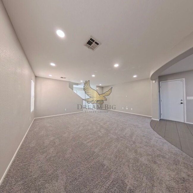 Building Photo - 548 Haunts Walk Ave