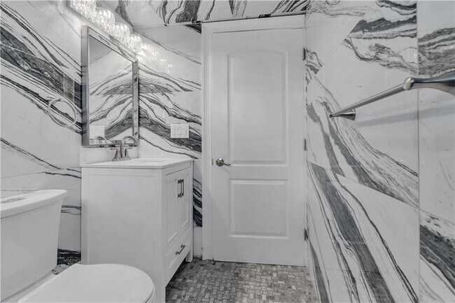 Building Photo - 255 Pearl St