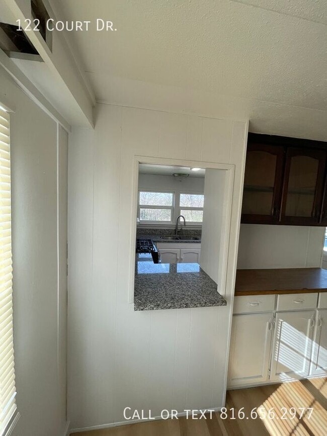 Building Photo - 122 Court Dr