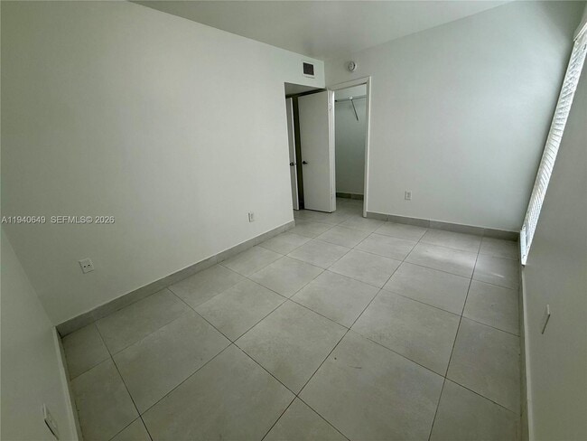 Building Photo - 20 SW 108th Ave