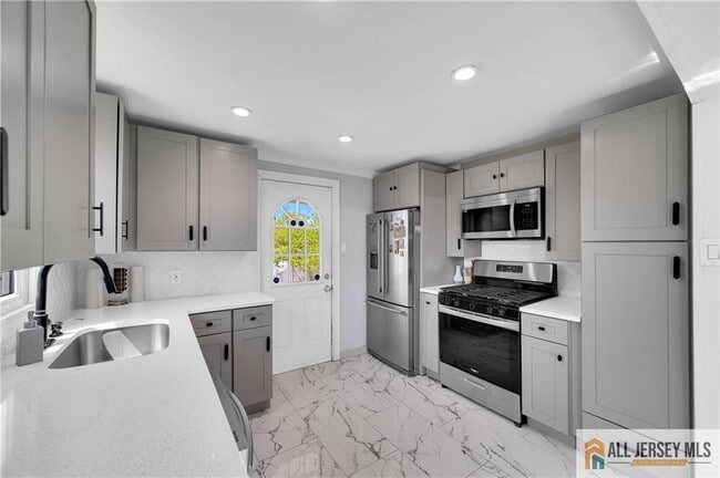 Building Photo - 14 Albourne St