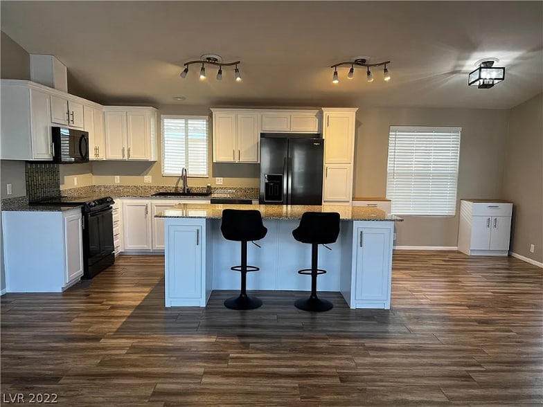 Building Photo - 960 Montecito Dr