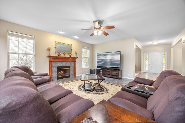 Building Photo - 2566 Rourke Dr