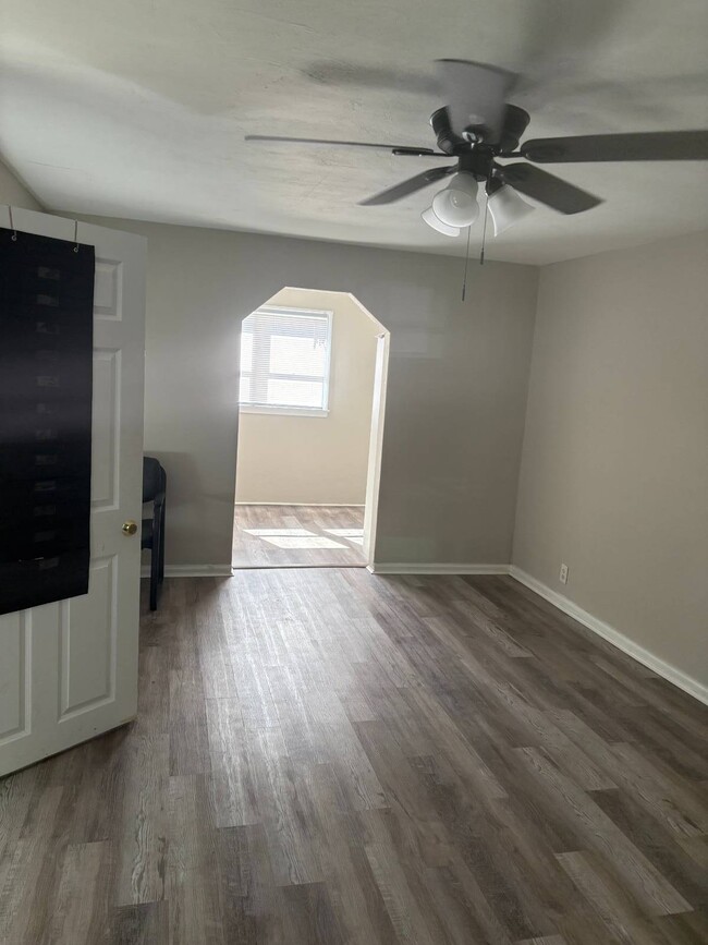 Primary Photo - 12420 N Florida Ave