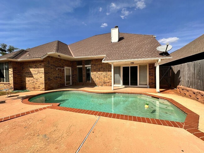 Building Photo - Spacious 4 Bed in Deer Creek