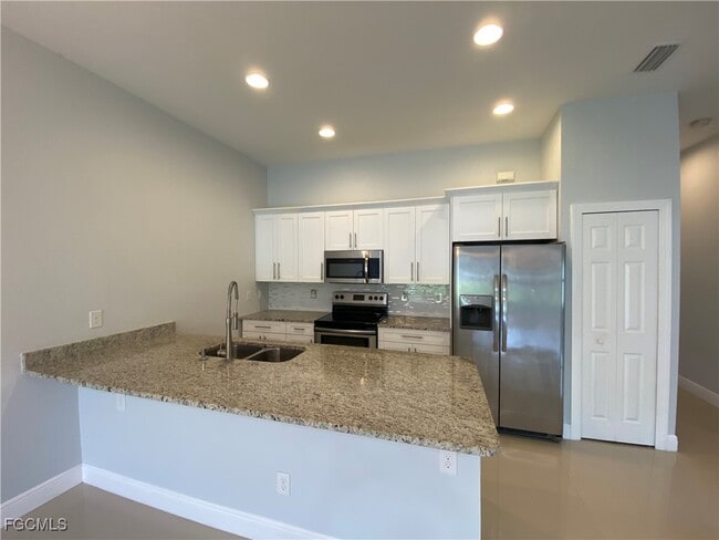 Building Photo - 255 SW 4th St