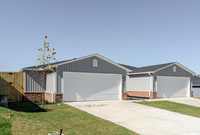Building Photo - 6505 NW Gregory St