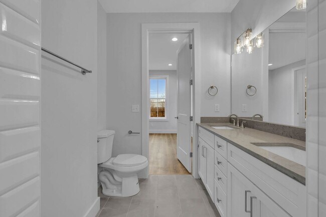 Building Photo - 425A Veritas St.