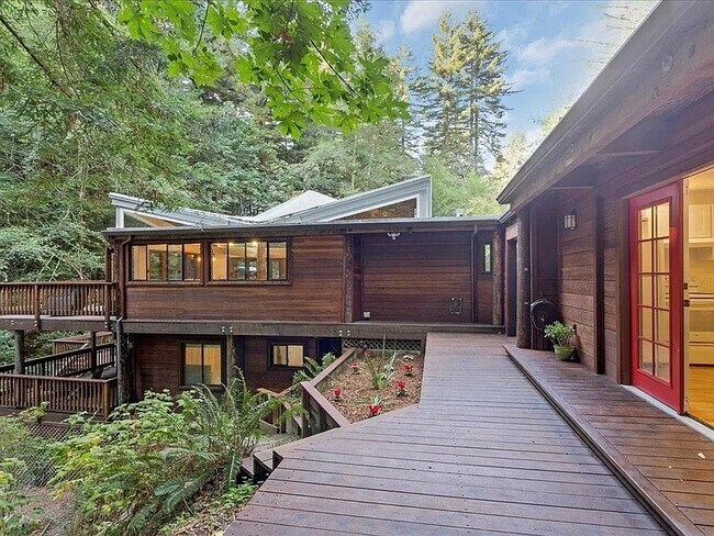 Building Photo - 2727 Smith Grade Rd