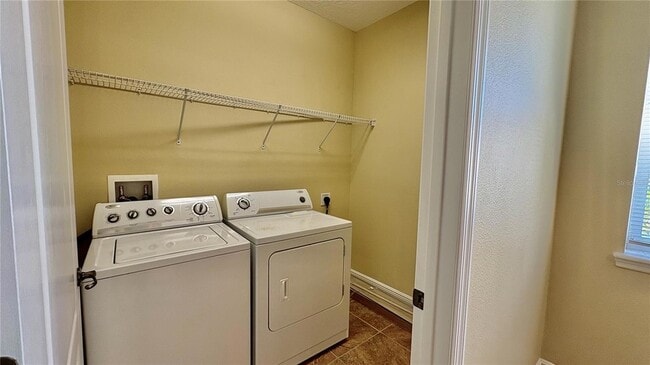 Building Photo - 115 Riverview Bend S