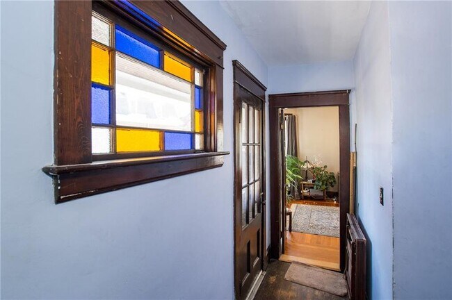 Building Photo - 117 Grove St