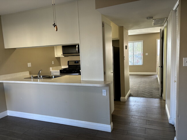 Building Photo - 2-Story, 2-Bedroom Condo Available for Rent