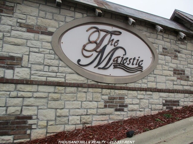 Building Photo - 325 Majestic Dr
