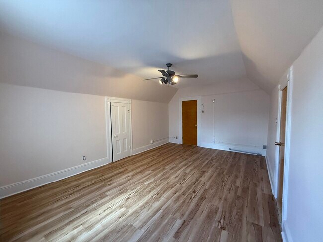 Building Photo - 347 Avenue C