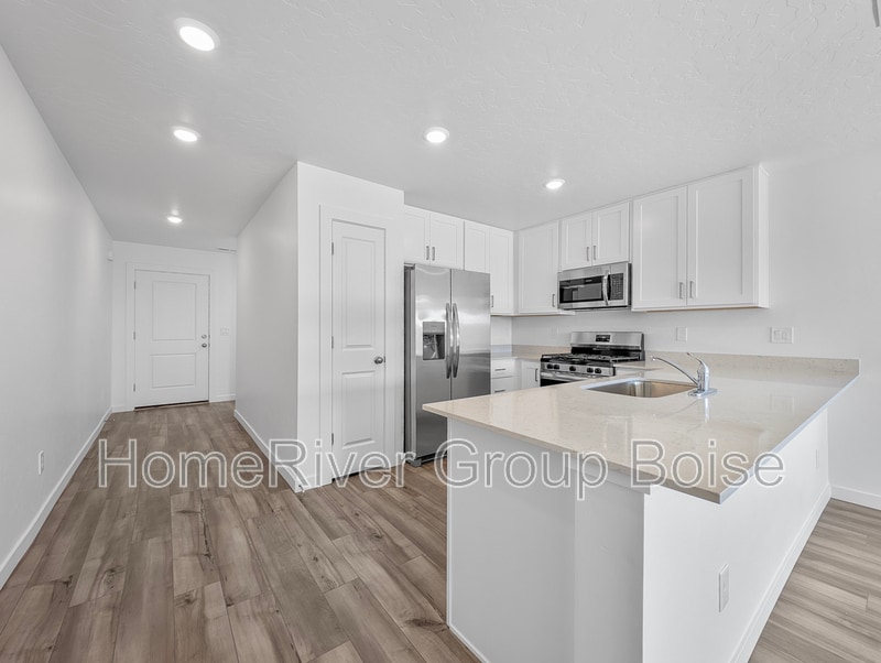 Building Photo - 20444 Owl Creek Ave