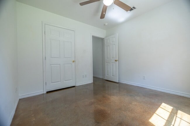 Building Photo - 80 County Rd 2269
