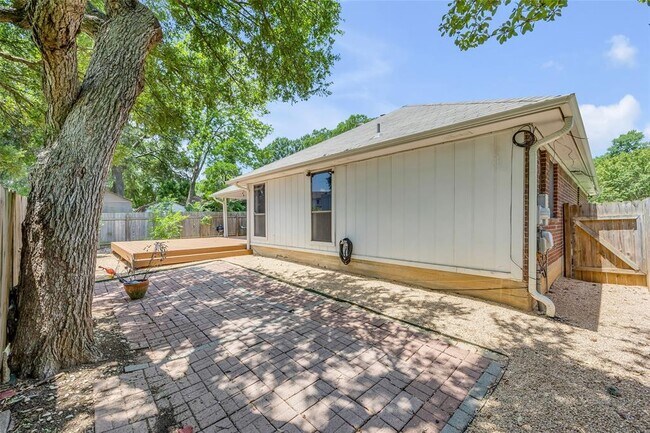 Building Photo - 10007 Brantley Bend