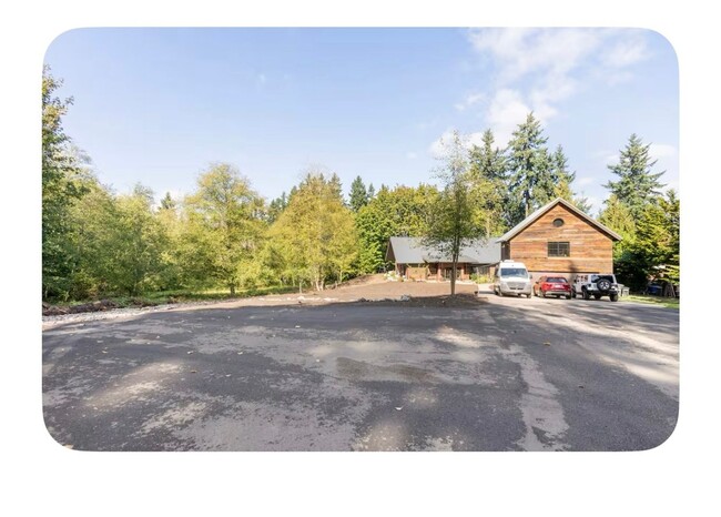 Building Photo - Charming 1BR Condo in Kenmore in forest se...