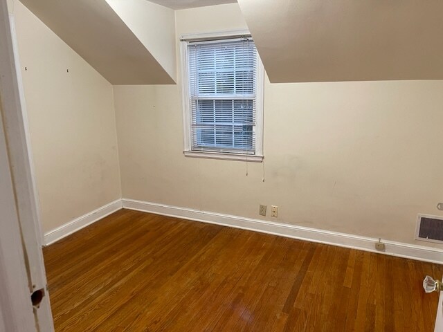 Building Photo - 626 Park Rd