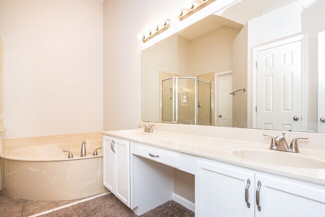 Building Photo - 5636 Sycamore Woods Dr