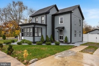 Building Photo - 14 Zane St