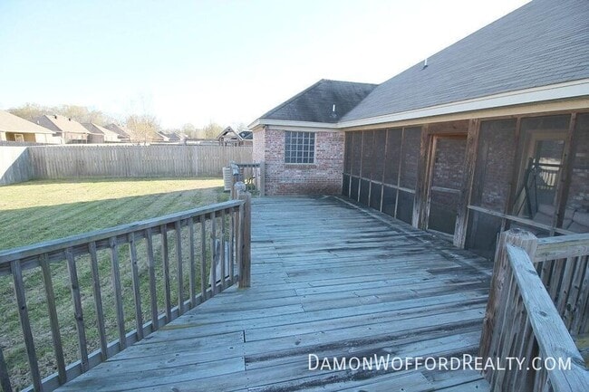 Building Photo - 614 Oak Park Cir