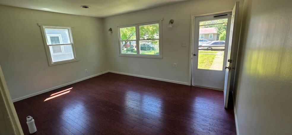 Building Photo - 7609 Beech Ave