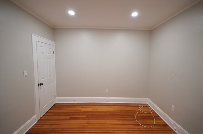 Building Photo - 68 Westfield Ave