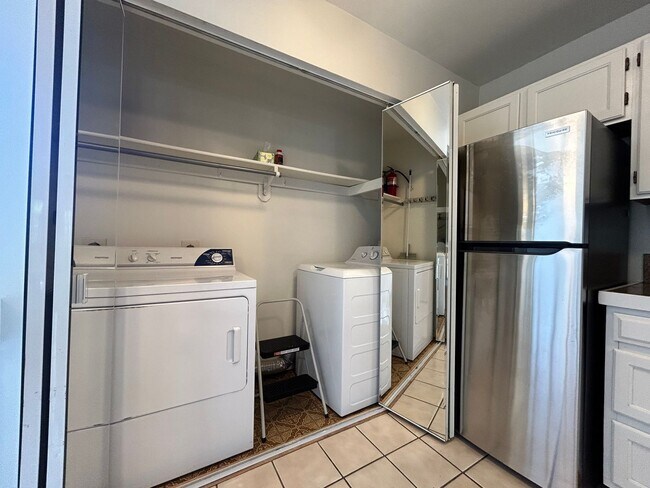 Building Photo - Hidden Gem in Downtown Boulder! 3 Bed 2 Bath Condo Available
