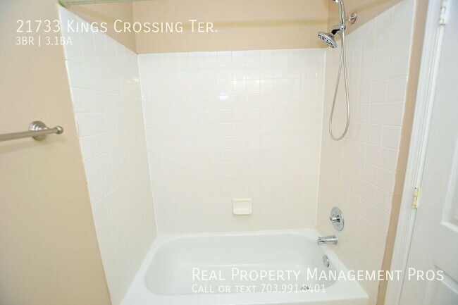 Building Photo - 21733 Kings Crossing Terrace