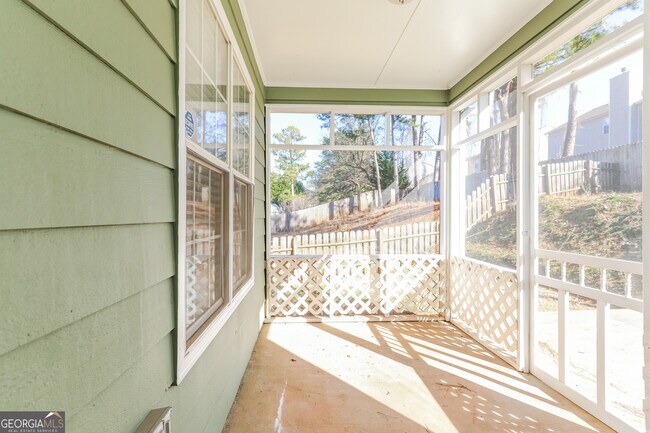 Building Photo - 852 New England Ct