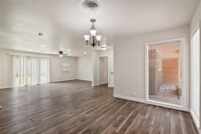 Building Photo - 1622 Hollow Hook Rd