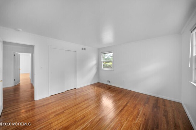 Building Photo - 170 Bingham Ave
