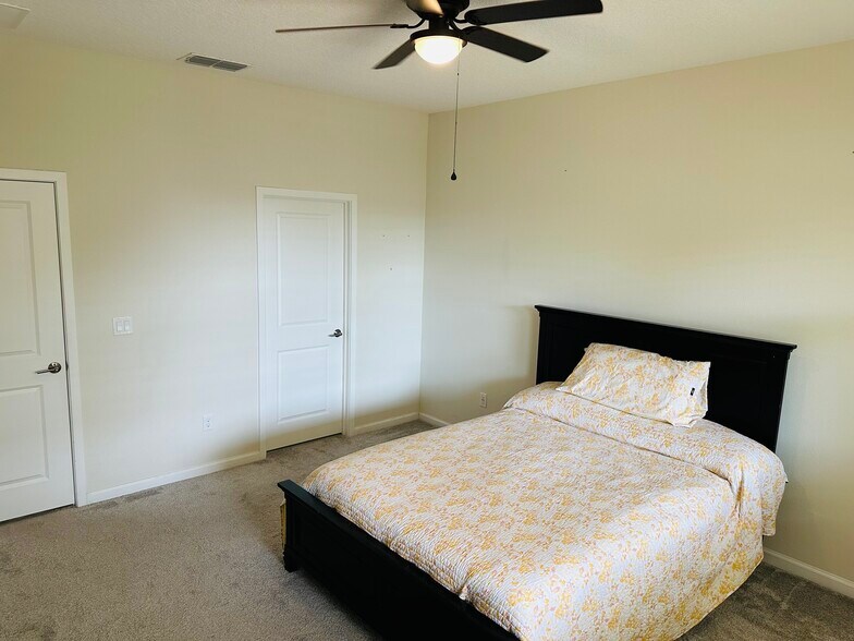 Building Photo - 1818 Black Maple Pl