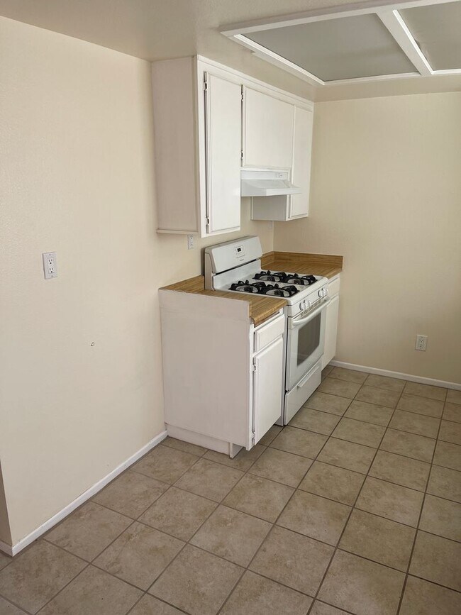 Building Photo - 12715 Navajo Pl