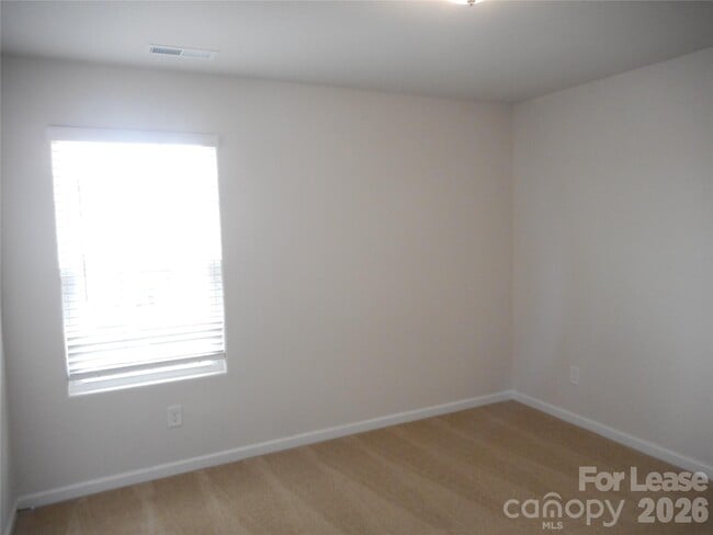 Building Photo - 2219 Latimer Ln