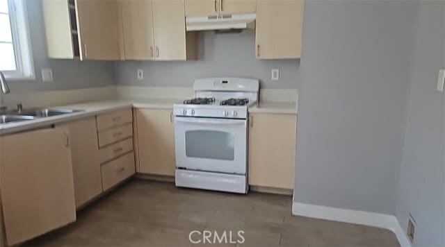 Building Photo - 926 E 57th St